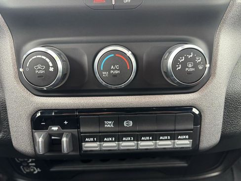 Used 2024 RAM 2500 Tradesman w/ Chrome Appearance Group AWD/4WD image 23