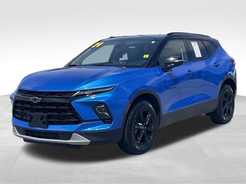 Used 2024 Chevrolet Blazer LT w/ Sound & Technology Package FWD image 8