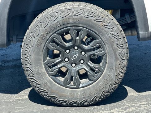 Used 2024 Chevrolet Silverado 1500 ZR2 w/ Technology Package AWD/4WD image 41
