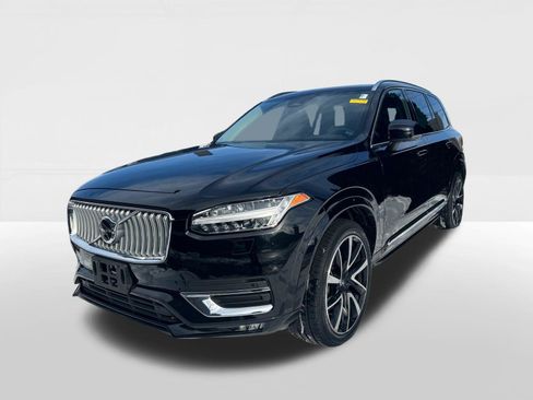 Used 2023 Volvo XC90 B5 Plus w/ Protection Package Premier image 5