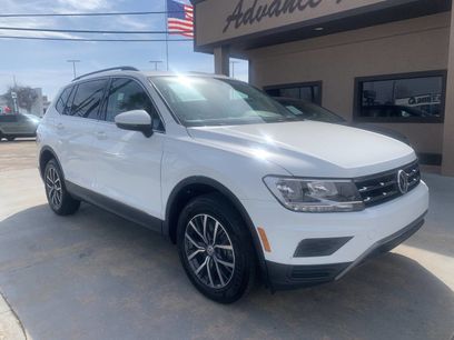 Used 2018 Volkswagen Tiguan SE w/ Panoramic Sunroof Package