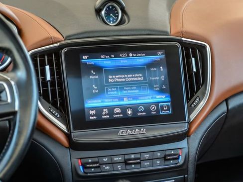 Used 2018 Maserati Ghibli RWD image 32