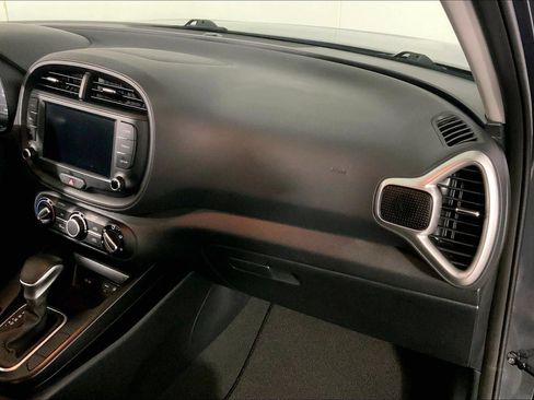 Certified 2025 Kia Soul LX w/ LX Technology Package image 16