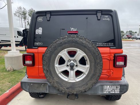 Used 2018 Jeep Wrangler Unlimited Sport S AWD/4WD image 5