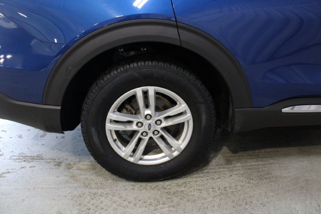 Used 2020 Ford Explorer XLT w/ Equipment Group 202A AWD/4WD image 26