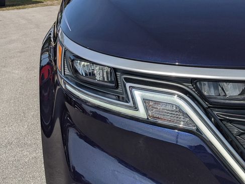 Certified 2023 Kia Carnival LX image 8