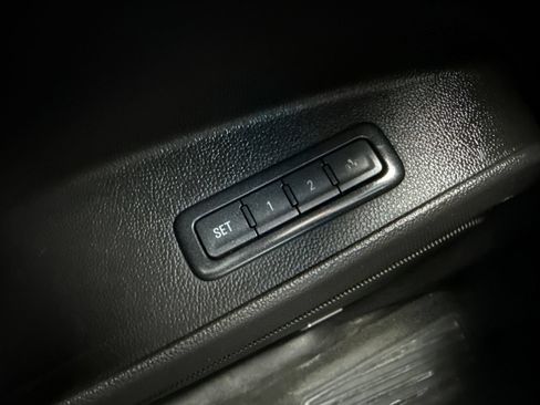 Used 2018 Chevrolet Suburban LT AWD/4WD image 39