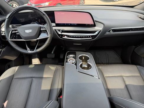 Used 2024 Cadillac Lyriq Sport AWD/4WD image 2