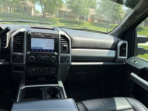Used 2021 Ford F250 Lariat w/ Lariat Ultimate Package AWD/4WD image 29