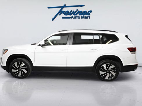 Used 2024 Volkswagen Atlas SE image 11