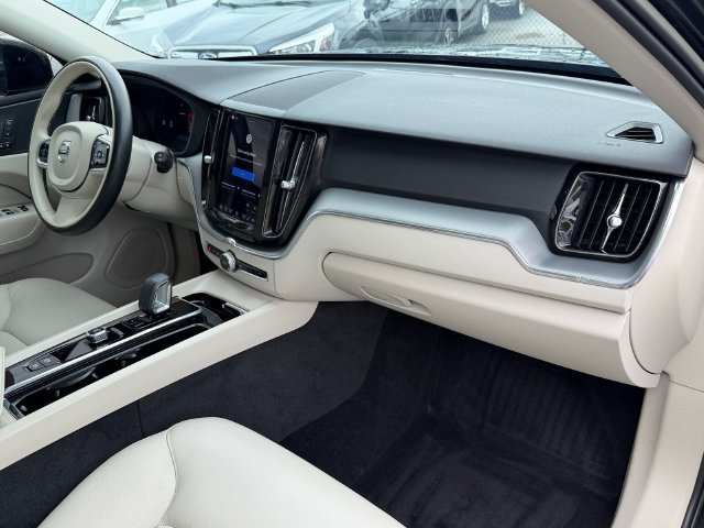 Used 2023 Volvo XC60 B5 Core w/ Climate Package FWD image 19