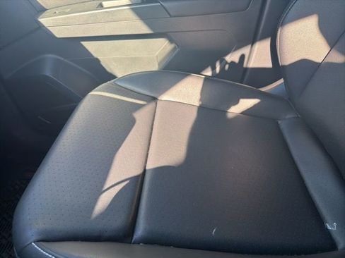 Used 2020 Volkswagen Atlas Cross Sport SE w/ Towing Package image 11