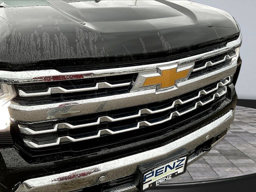 Used 2022 Chevrolet Silverado 1500 LTZ w/ LTZ Premium Package AWD/4WD image 36