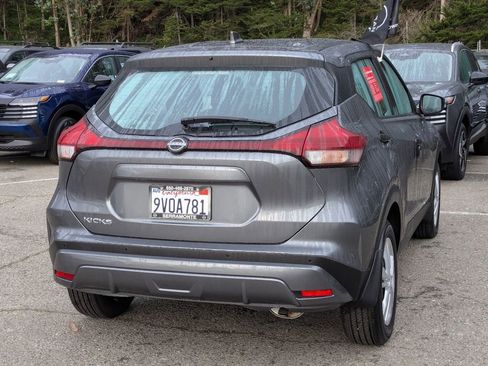 Certified 2025 Nissan Kicks Play S image 3