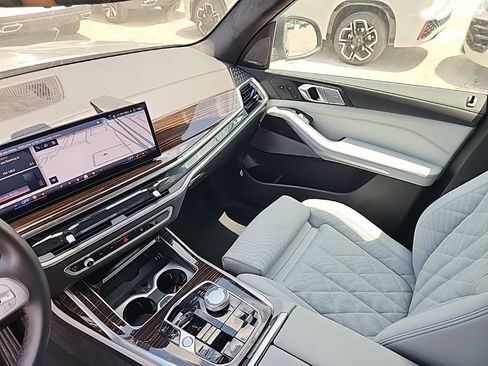 Used 2026 BMW X7 xDrive40i image 6