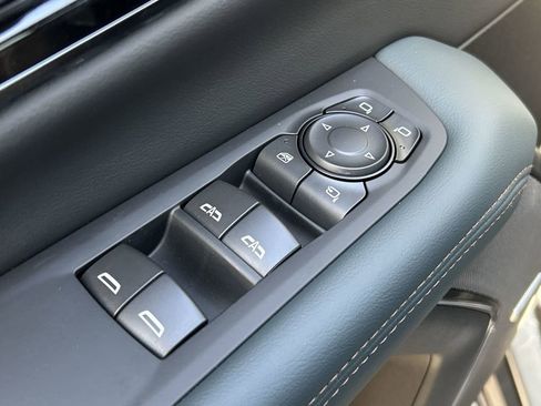 New 2026 GMC Yukon XL AT4 w/ AT4 Premium Plus Package AWD/4WD image 24