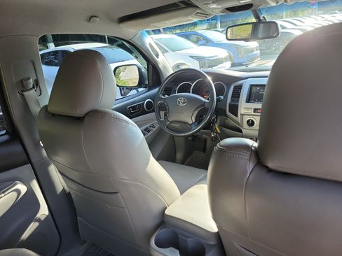 Used 2010 Toyota Tacoma PreRunner w/ TRD Sport Pkg RWD image 13