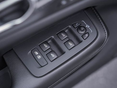 Used 2021 Volvo S60 T5 Momentum w/ Protection Package Premier image 37