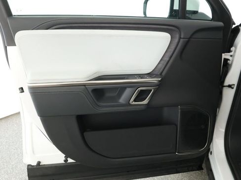 Used 2024 Rivian R1S Adventure image 9