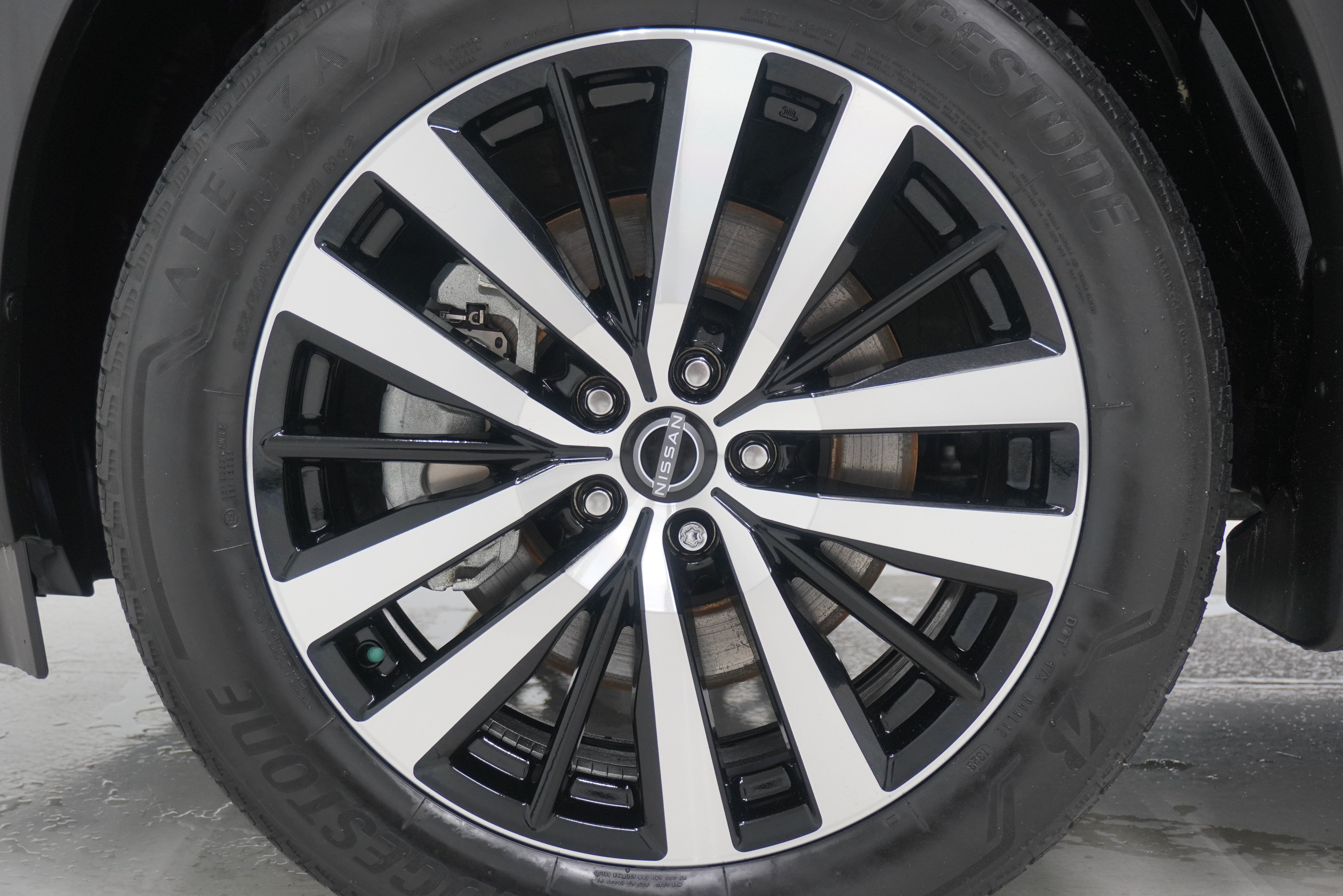 Used 2023 Nissan Pathfinder Platinum FWD image 36