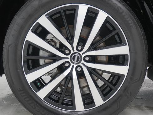 Used 2023 Nissan Pathfinder Platinum FWD image 36