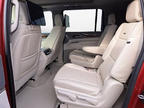 Certified 2024 Cadillac Escalade ESV Sport Platinum image 12