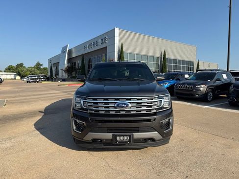 Used 2019 Ford Expedition Limited w/ Equipment Group 301A AWD/4WD image 2