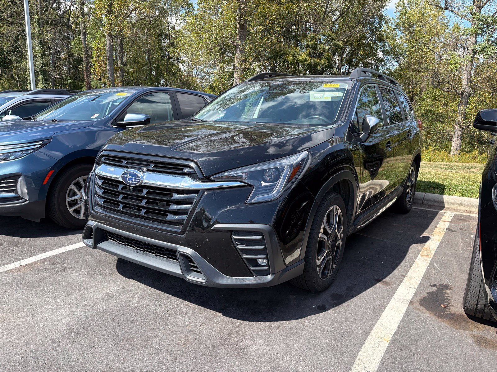 Used 2023 Subaru Ascent Limited w/ Technology Package AWD/4WD image 3