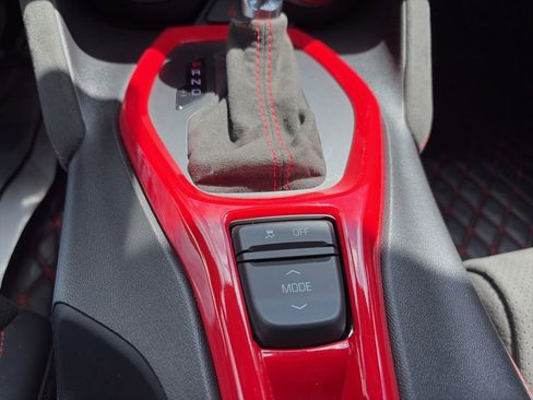 Used 2019 Chevrolet Camaro ZL1 RWD image 15