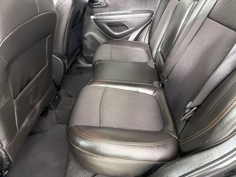 Used 2020 Chevrolet Trax LT w/ Driver Confidence Package image 17