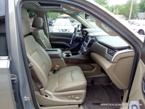 Used 2017 Chevrolet Tahoe LT AWD/4WD image 30
