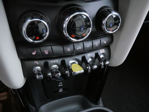 Used 2023 MINI Cooper SE image 17