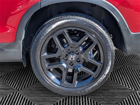 Certified 2025 Honda Passport Black Edition image 9