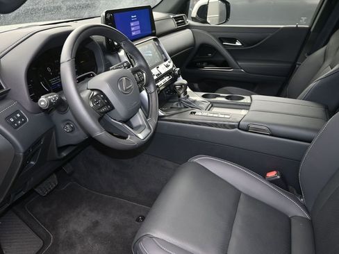New 2026 Lexus LX 600 4WD w/ Luxury Package image 12