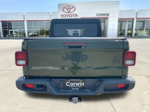 Used 2021 Jeep Gladiator Sport AWD/4WD image 7