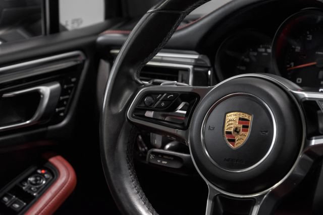 Used 2018 Porsche Macan Sport Edition AWD/4WD image 24