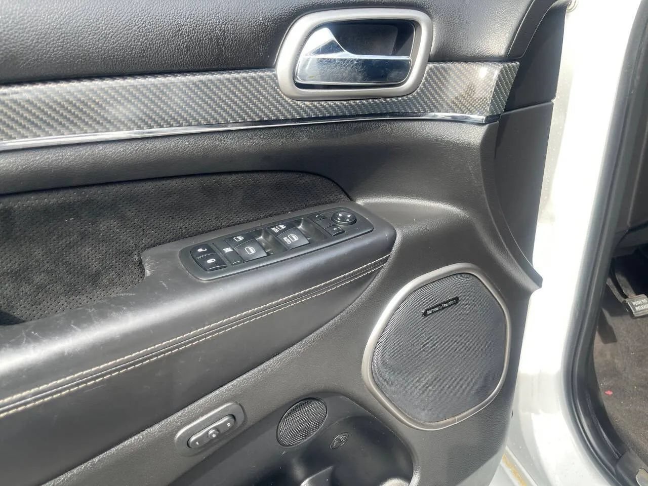Used 2017 Jeep Grand Cherokee SRT AWD/4WD image 10