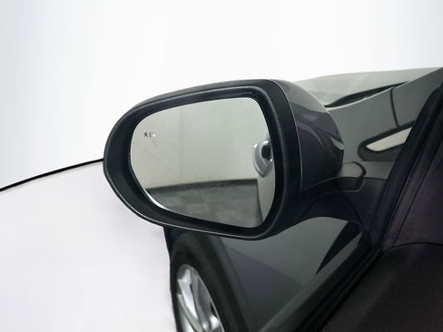 Used 2025 Buick Encore GX Preferred image 16