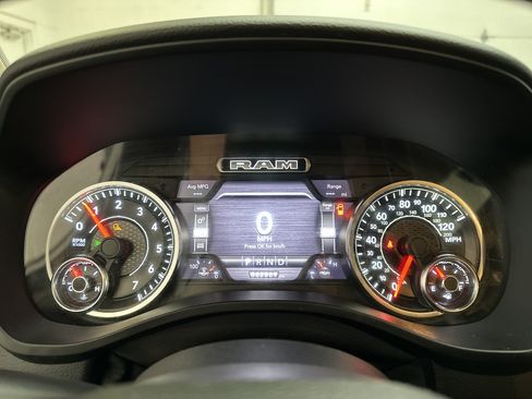 Used 2020 RAM 1500 Big Horn AWD/4WD image 14