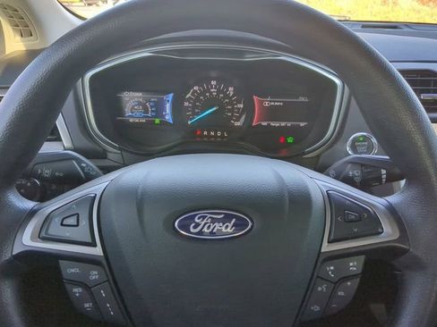 Used 2020 Ford Fusion SE image 31
