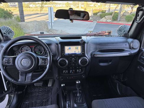 Used 2012 Jeep Wrangler Unlimited Sport image 13