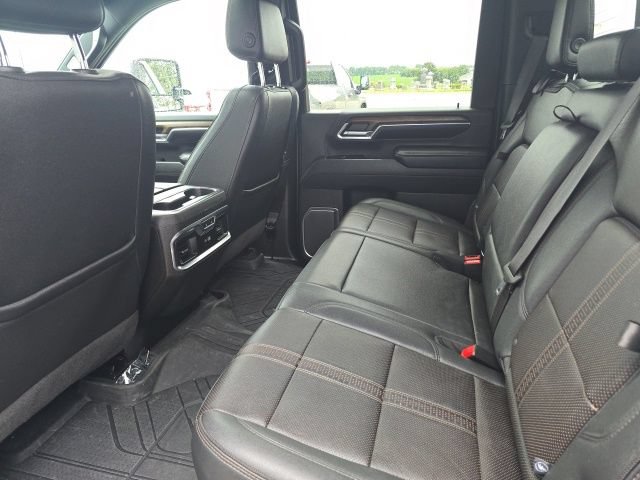 Used 2024 Chevrolet Silverado 2500 High Country w/ Technology Package AWD/4WD image 14