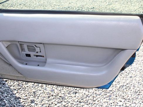 Used 1993 Chevrolet Corvette Coupe RWD image 19