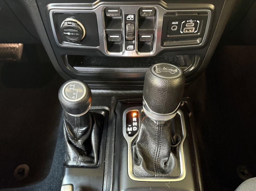 Used 2018 Jeep Wrangler Unlimited Sport S AWD/4WD image 13