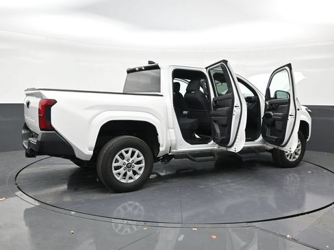Used 2024 Toyota Tacoma SR RWD image 28