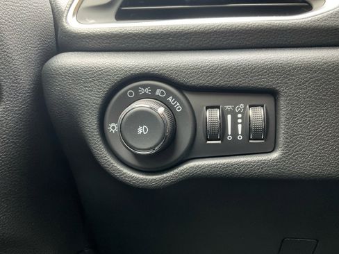 New 2026 Chrysler Pacifica Limited w/ S Appearance Package image 29