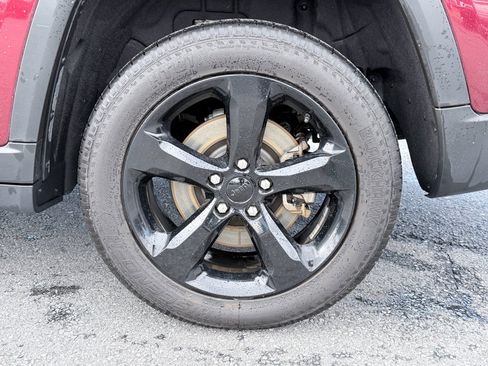 Used 2023 Jeep Grand Cherokee L Laredo image 13