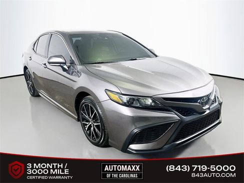 Used 2024 Toyota Camry SE image 1