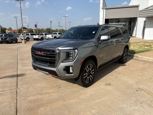 Used 2023 GMC Yukon XL AT4 AWD/4WD image 14