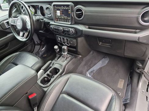 Used 2022 Jeep Wrangler Unlimited Sahara w/ Cold Weather Group AWD/4WD image 20